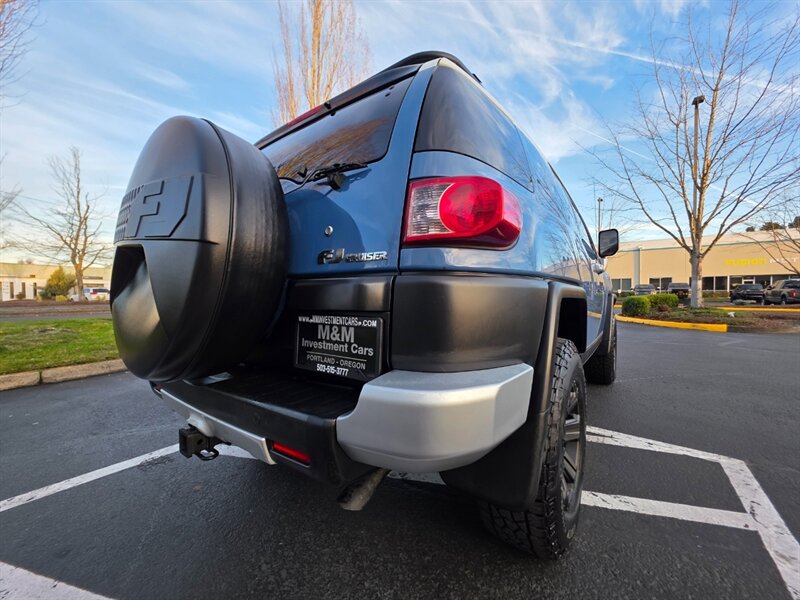 2011 Toyota FJ Cruiser 4X4 / REAR DIFFERENTIAL LOCKER / BACK CAM / PARK SENSORS / BLACK RHINO WHEELS / 1-OWNER !! - Photo 12 - Portland, OR 97217