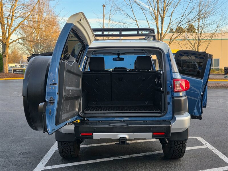 2011 Toyota FJ Cruiser 4X4 / REAR DIFFERENTIAL LOCKER / BACK CAM / PARK SENSORS / BLACK RHINO WHEELS / 1-OWNER !! - Photo 29 - Portland, OR 97217