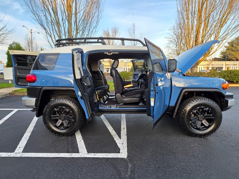 2011 Toyota FJ Cruiser 4X4 / REAR DIFFERENTIAL LOCKER / BACK CAM / PARK SENSORS / BLACK RHINO WHEELS / 1-OWNER !! - Photo 24 - Portland, OR 97217