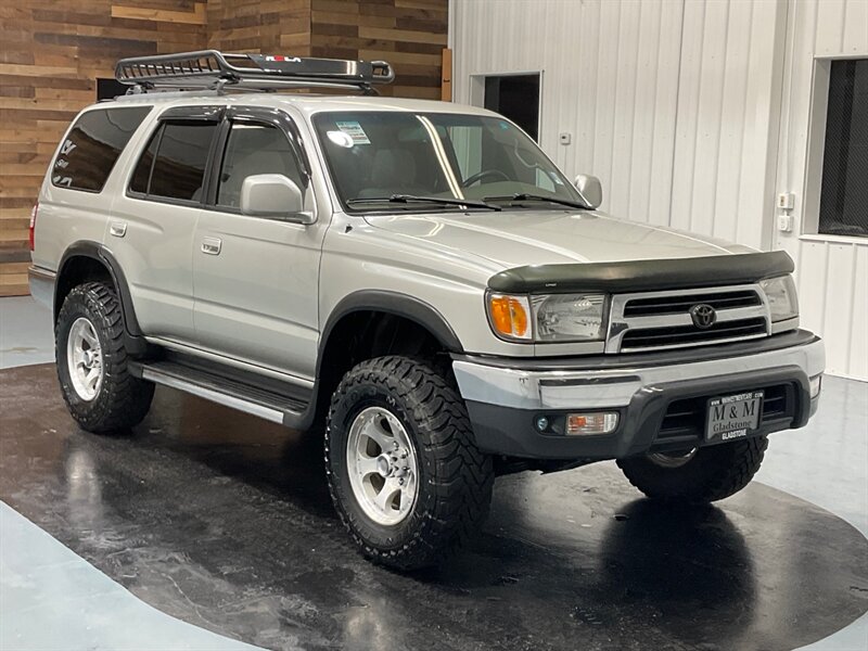 2000 Toyota 4Runner SR5 Sport Utility 4X4 / 3.4L V6 / 5-SPEED MANUAL  / LOCAL RUST FREE / TIMING BELT DONE - Photo 2 - Gladstone, OR 97027