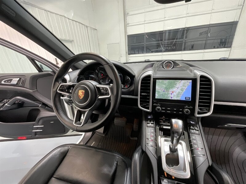 2018 Porsche Cayenne Sport Utility AWD / 3.6L V6 /SportDesign Pkg  / Leather Heated Seats / Sunroof / Navigation & Backup Camera / Bose Surround Sound - Photo 45 - Gladstone, OR 97027