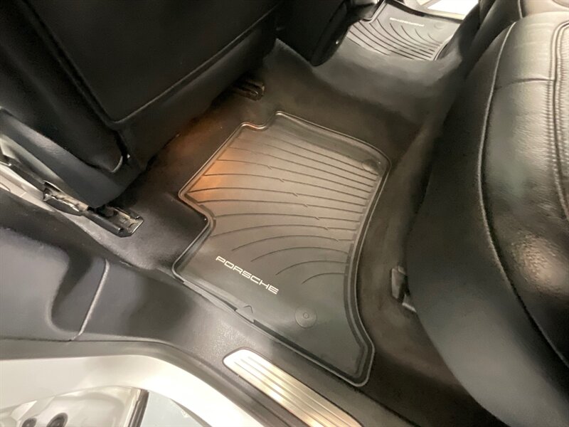 2018 Porsche Cayenne Sport Utility AWD / 3.6L V6 /SportDesign Pkg  / Leather Heated Seats / Sunroof / Navigation & Backup Camera / Bose Surround Sound - Photo 40 - Gladstone, OR 97027