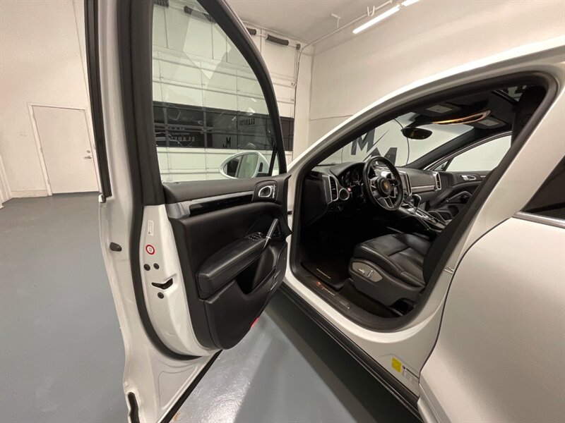 2018 Porsche Cayenne Sport Utility AWD / 3.6L V6 /SportDesign Pkg  / Leather Heated Seats / Sunroof / Navigation & Backup Camera / Bose Surround Sound - Photo 35 - Gladstone, OR 97027