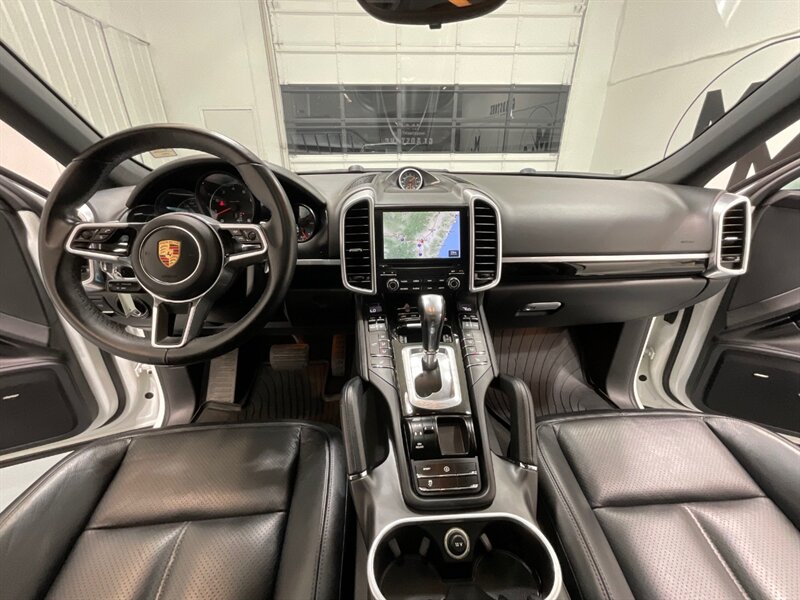 2018 Porsche Cayenne Sport Utility AWD / 3.6L V6 /SportDesign Pkg  / Leather Heated Seats / Sunroof / Navigation & Backup Camera / Bose Surround Sound - Photo 14 - Gladstone, OR 97027