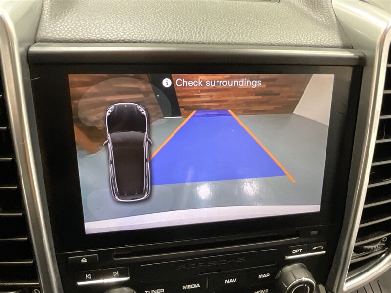 2018 Porsche Cayenne Sport Utility AWD / 3.6L V6 /SportDesign Pkg  / Leather Heated Seats / Sunroof / Navigation & Backup Camera / Bose Surround Sound - Photo 16 - Gladstone, OR 97027