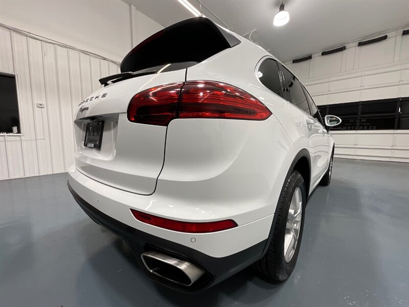 2018 Porsche Cayenne Sport Utility AWD / 3.6L V6 /SportDesign Pkg  / Leather Heated Seats / Sunroof / Navigation & Backup Camera / Bose Surround Sound - Photo 34 - Gladstone, OR 97027