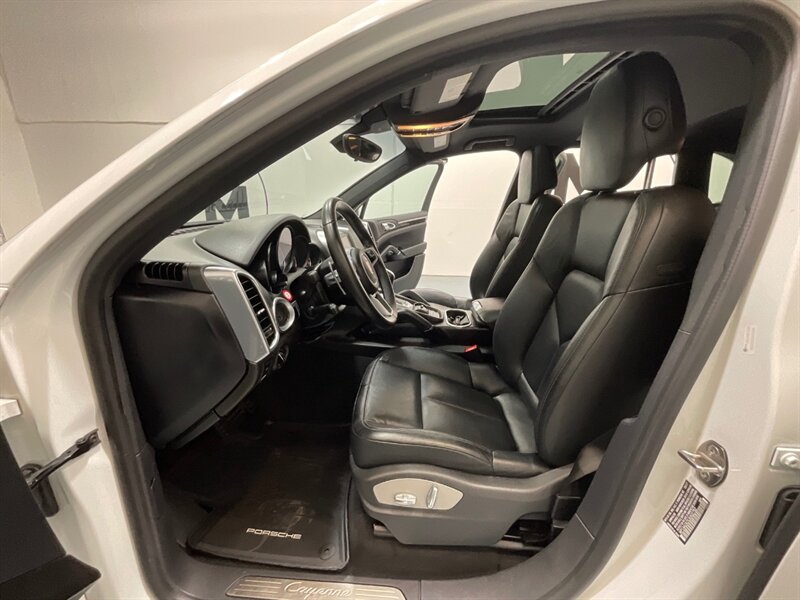 2018 Porsche Cayenne Sport Utility AWD / 3.6L V6 /SportDesign Pkg  / Leather Heated Seats / Sunroof / Navigation & Backup Camera / Bose Surround Sound - Photo 37 - Gladstone, OR 97027