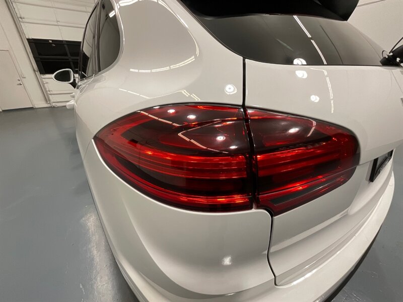 2018 Porsche Cayenne Sport Utility AWD / 3.6L V6 /SportDesign Pkg  / Leather Heated Seats / Sunroof / Navigation & Backup Camera / Bose Surround Sound - Photo 29 - Gladstone, OR 97027
