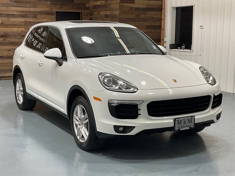 2018 Porsche Cayenne Sport Utility AWD / 3.6L V6 /SportDesign Pkg  / Leather Heated Seats / Sunroof / Navigation & Backup Camera / Bose Surround Sound - Photo 2 - Gladstone, OR 97027