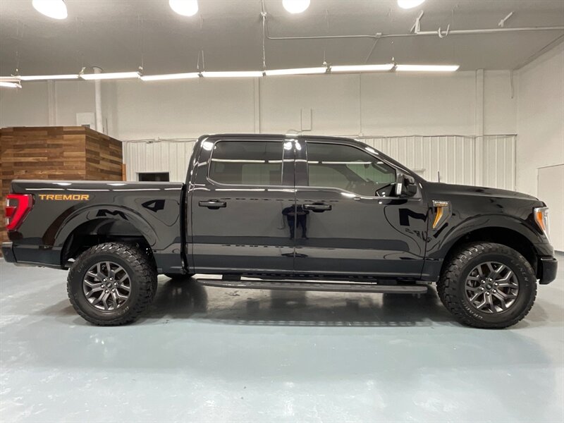 2022 Ford F-150 Tremor Super Crew 4X4 / 3.5L V6 ECOBOOST / LOADED  / ZERO RUST / Panoramic Sunroof / Leather w. Heated & Cooled Seats - Photo 4 - Gladstone, OR 97027