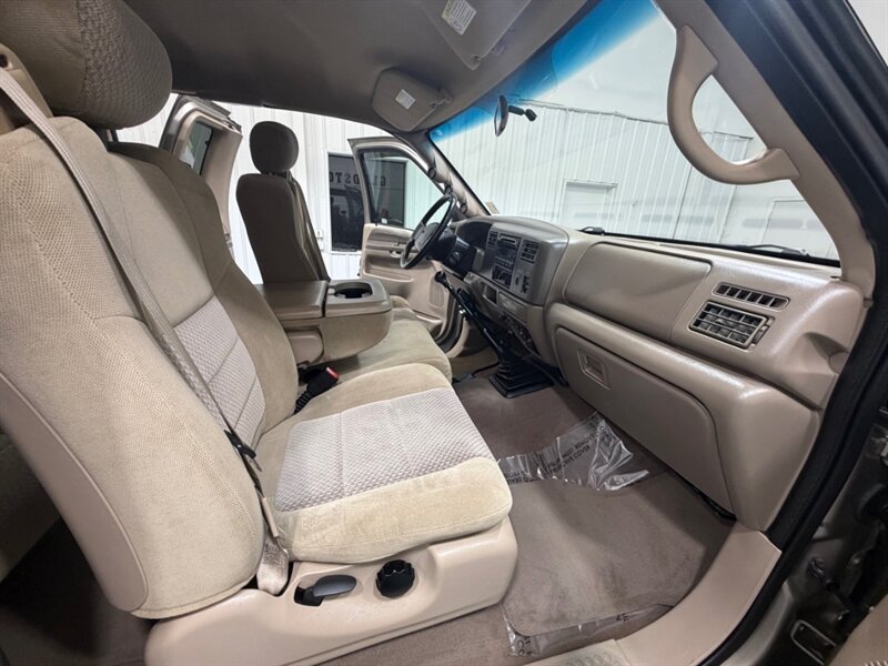 2002 Ford F-350 XLT / 4X4 / 7.3L DIESEL / 6 SPEED MANUAL / LOCAL / RUST FREE / ONLY 108K MILES - Photo 14 - Gladstone, OR 97027