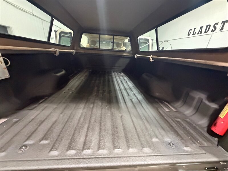 2002 Ford F-350 XLT / 4X4 / 7.3L DIESEL / 6 SPEED MANUAL / LOCAL / RUST FREE / ONLY 108K MILES - Photo 9 - Gladstone, OR 97027