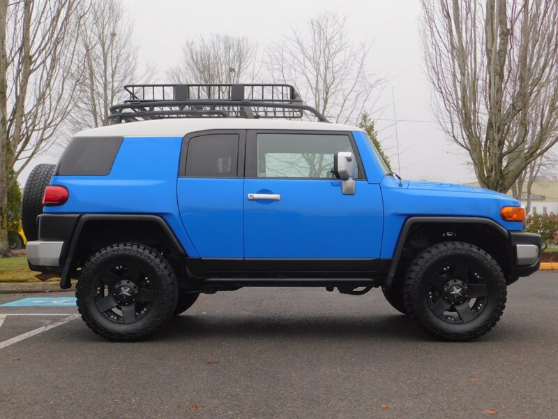 2007 Toyota FJ Cruiser 4X4 / 6 SPEED MANUAL / REAR DIFFERENTIAL LOCK  / ROCKSTAR XD WHEELS / NEW TIRES / NEW LIFT - Photo 3 - Portland, OR 97217