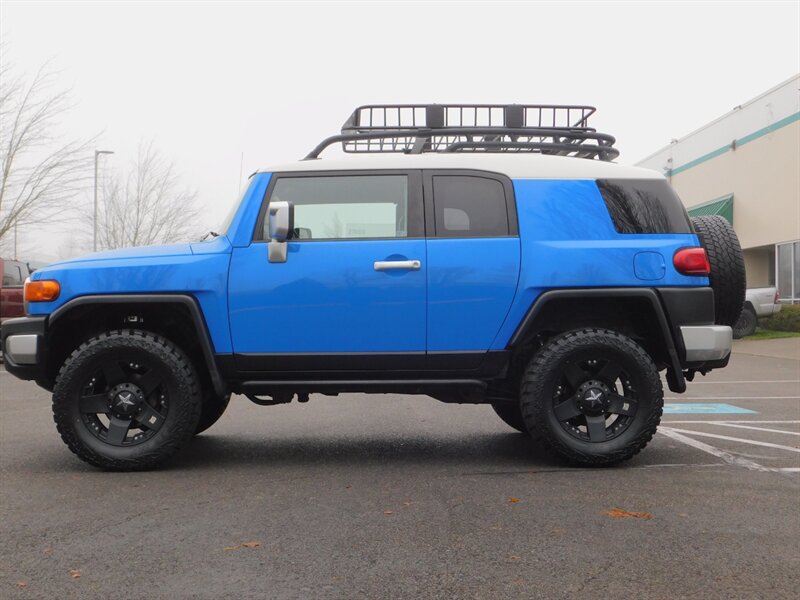 2007 Toyota FJ Cruiser 4X4 / 6 SPEED MANUAL / REAR DIFFERENTIAL LOCK  / ROCKSTAR XD WHEELS / NEW TIRES / NEW LIFT - Photo 4 - Portland, OR 97217