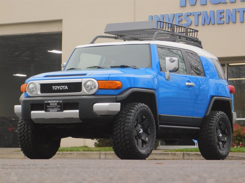 2007 Toyota FJ Cruiser 4X4 / 6 SPEED MANUAL / REAR DIFFERENTIAL LOCK  / ROCKSTAR XD WHEELS / NEW TIRES / NEW LIFT - Photo 1 - Portland, OR 97217