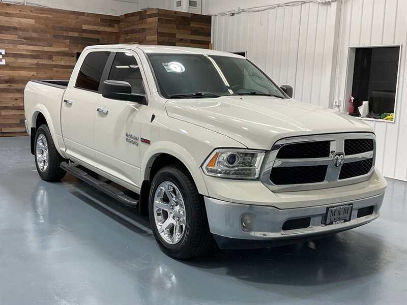 2018 RAM 1500 1500 Laramie Crew Cab 4X4 / 3.0L DIESEL / 39K MILE  /1-OWNER / FULLY LOADED - Photo 2 - Gladstone, OR 97027