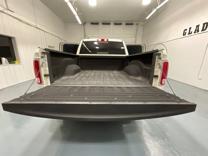 2018 RAM 1500 1500 Laramie Crew Cab 4X4 / 3.0L DIESEL / 39K MILE  /1-OWNER / FULLY LOADED - Photo 10 - Gladstone, OR 97027