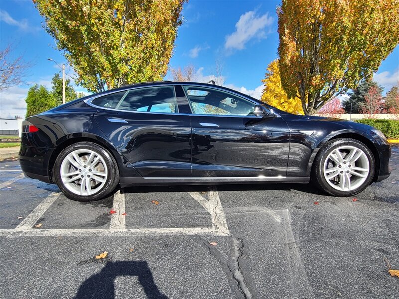 2015 Tesla Model S 85 / FREE UNLIMITED SUPERCHARGING / AUTOPILOT  / SUBZERO WEATHER PACKAGE  / PREMIUM PACKAGE / 55K MILES ONLY!!! - Photo 4 - Portland, OR 97217