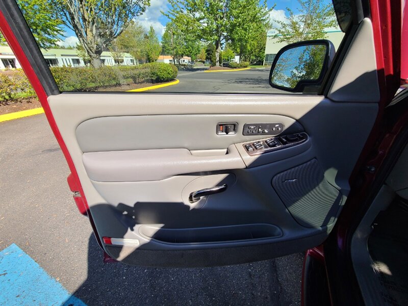 2004 GMC Yukon Denali AWD V8 / 22 " DUB's / New Tires / Low Miles  / Heated Leather / Sun Roof / Local / Excellent Condition - Photo 47 - Portland, OR 97217