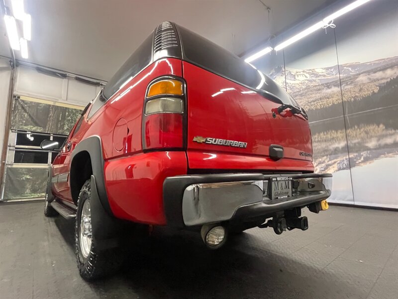 2005 Chevrolet Suburban 2500 LS 4X4 / 8.1L V   - Photo 12 - Gladstone, OR 97027