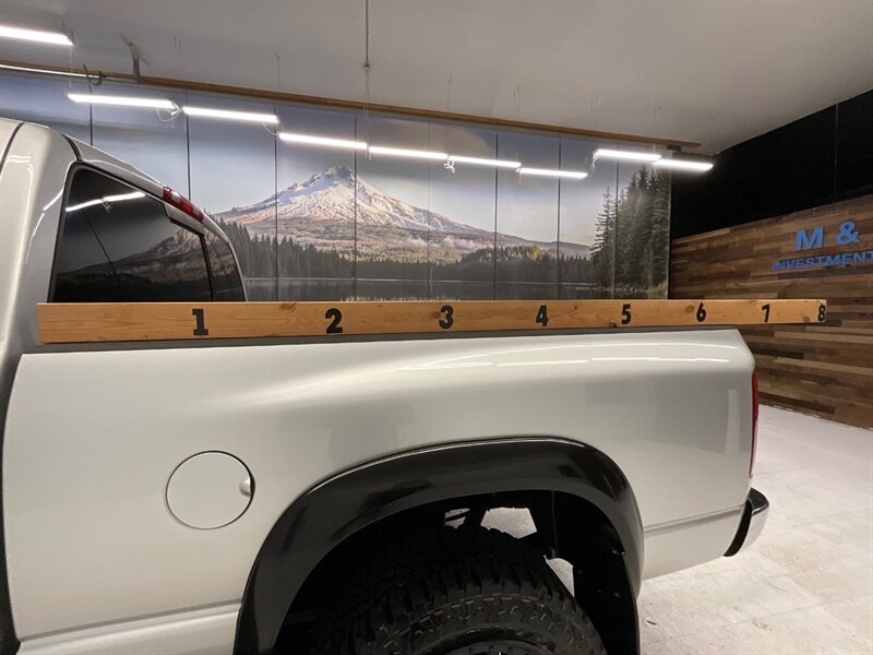 2003 Dodge Ram 2500 Laramie 4X4 / 5.9L DIESEL / 6-SPEED / LIFTED  / 1-OWNER / Leather & Heated Seats / Backup Camera / Rear Airbags / LIFTED w. 35 " WRANGLER TIRES & 20 " FUEL WHEELS - Photo 11 - Gladstone, OR 97027