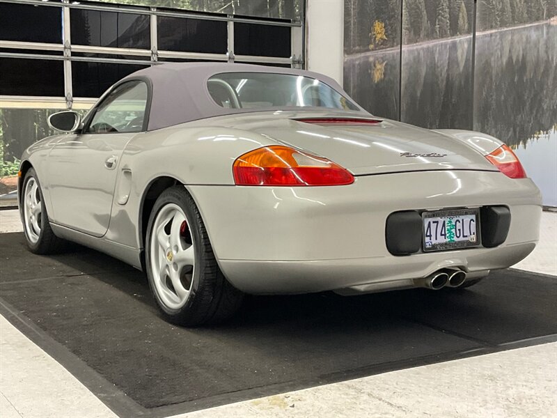 1998 Porsche Boxster 2dr Convertible / 2.5L V6 / 5-SPEED / 104,000 MILE  /LOCAL CAR / NEW CONVERTIBLE TOP / VERY WELL KEPT & SUPER CLEAN !! - Photo 15 - Gladstone, OR 97027