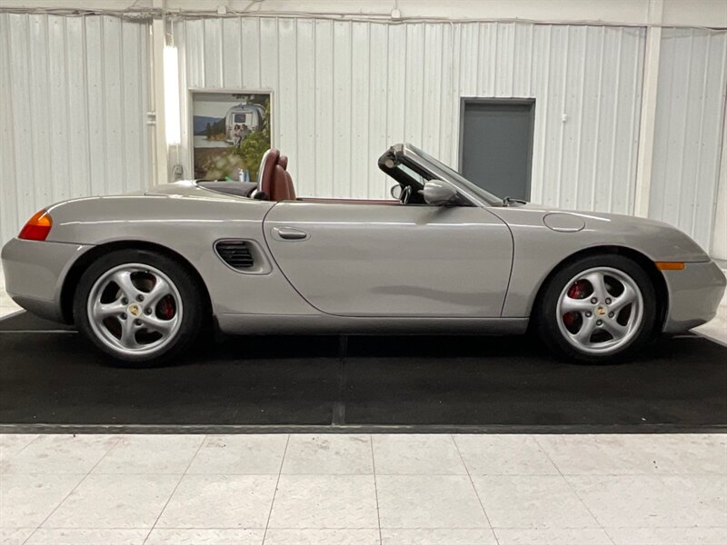 1998 Porsche Boxster 2dr Convertible / 2.5L V6 / 5-SPEED / 104,000 MILE  /LOCAL CAR / NEW CONVERTIBLE TOP / VERY WELL KEPT & SUPER CLEAN !! - Photo 10 - Gladstone, OR 97027