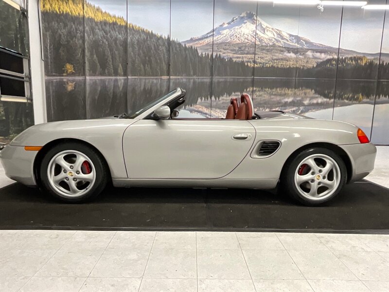 1998 Porsche Boxster 2dr Convertible / 2.5L V6 / 5-SPEED / 104,000 MILE  /LOCAL CAR / NEW CONVERTIBLE TOP / VERY WELL KEPT & SUPER CLEAN !! - Photo 9 - Gladstone, OR 97027