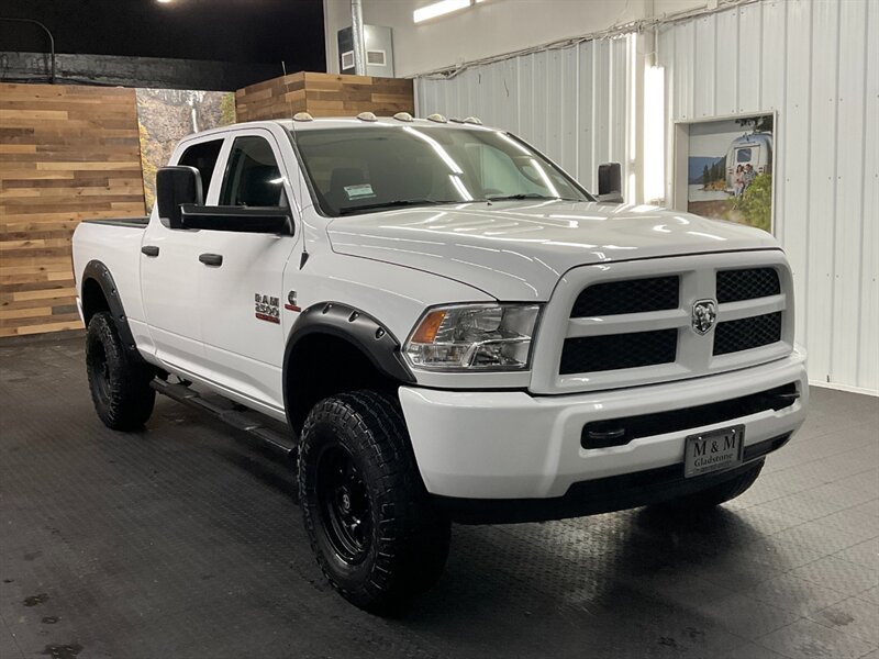 2017 RAM 2500 Crew Cab 4X4 / 6.7L CUMMINS DIESEL / LIFTED  RUST FREE / LIFTED w/ 35 " A/T COOPER / ONLY 44,000 MILES - Photo 2 - Gladstone, OR 97027