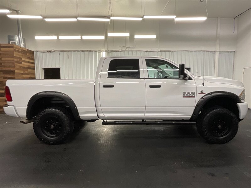 2017 RAM 2500 Crew Cab 4X4 / 6.7L CUMMINS DIESEL / LIFTED  RUST FREE / LIFTED w/ 35 " A/T COOPER / ONLY 44,000 MILES - Photo 4 - Gladstone, OR 97027