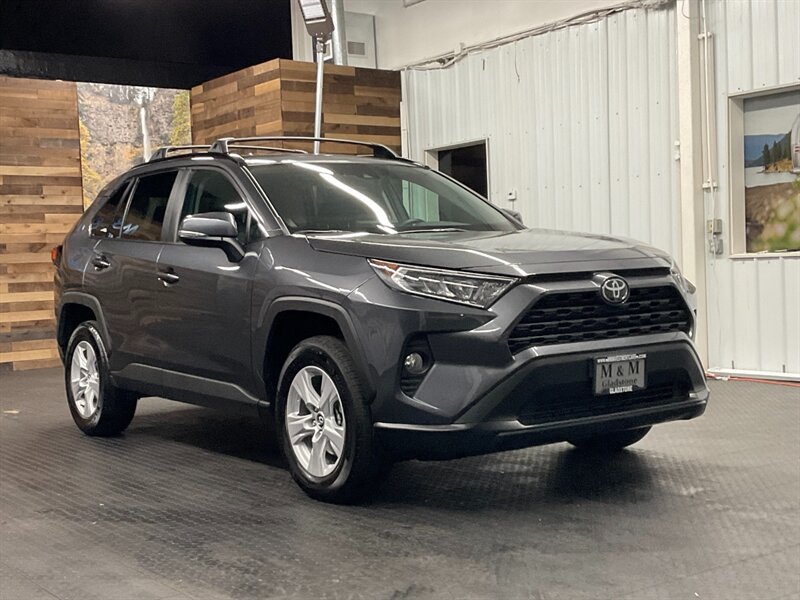 2021 Toyota RAV4 XLE Sport Utility AWD / 1-OWNER/ 15,000 MILES   - Photo 2 - Gladstone, OR 97027