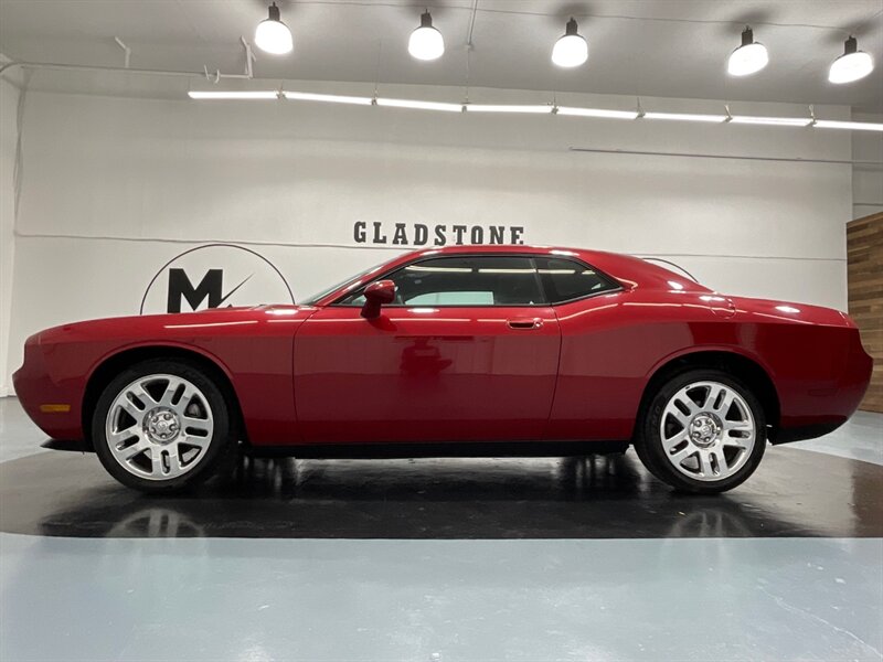 2010 Dodge Challenger SE Coupe 2Dr / 3.5L V6 HO / Excel Cond   - Photo 3 - Gladstone, OR 97027