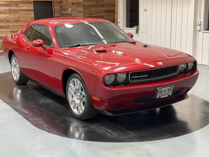 2010 Dodge Challenger SE Coupe 2Dr / 3.5L V6 HO / Excel Cond   - Photo 2 - Gladstone, OR 97027