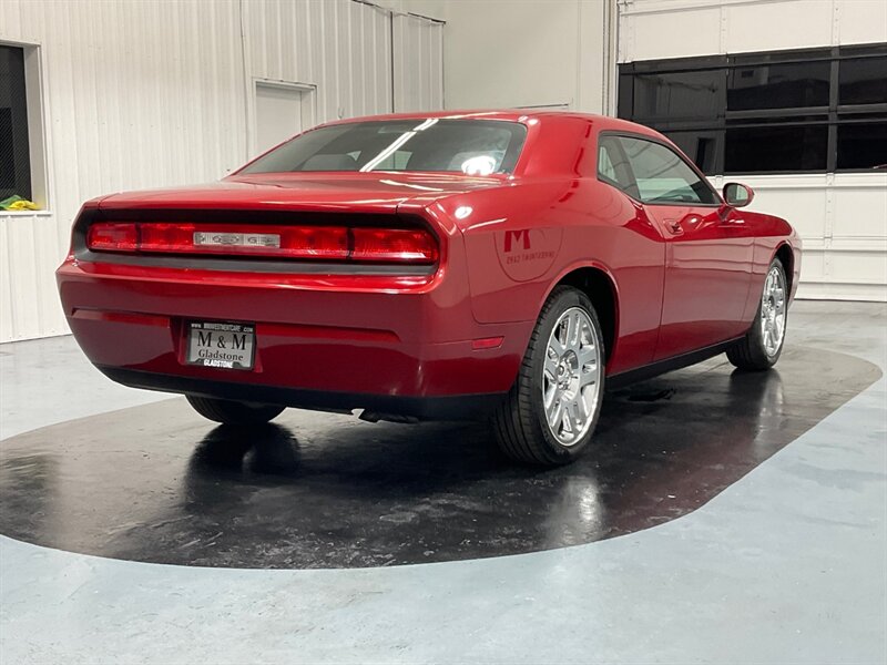 2010 Dodge Challenger SE Coupe 2Dr / 3.5L V6 HO / Excel Cond   - Photo 8 - Gladstone, OR 97027