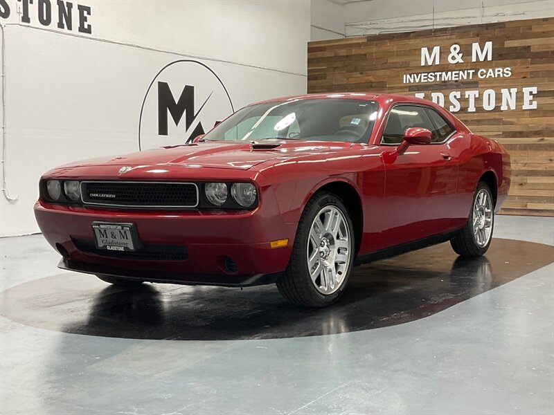 2010 Dodge Challenger SE Coupe 2Dr / 3.5L V6 HO / Excel Cond   - Photo 1 - Gladstone, OR 97027