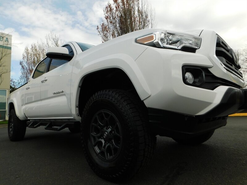 2018 Toyota Tacoma SR5 V6 4X4 / LONG BED /LIFTED / LOW MILES   - Photo 10 - Portland, OR 97217