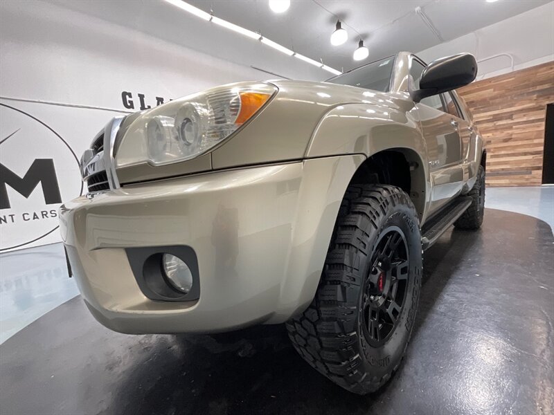 2007 Toyota 4Runner SR5 4X4 / 4.0L V6 / TRD WHEELS / Sunroof  / LOCAL NO RUST - Photo 49 - Gladstone, OR 97027