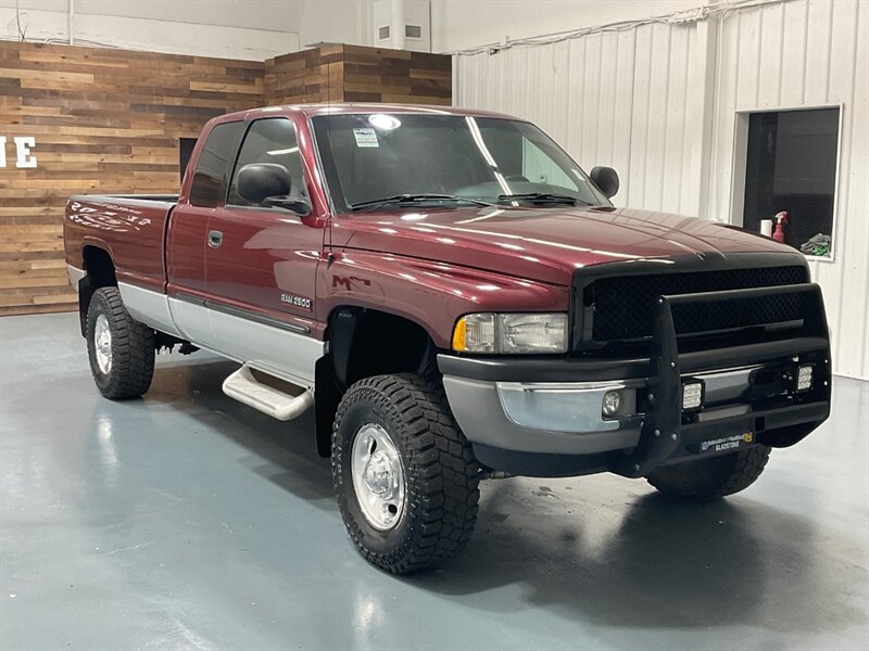 2001 Dodge Ram 2500 SLT 4X4 / 5.9L DIESEL / ZERO RUST / 118K MILES  / LOCAL OREGON TRUCK - Photo 2 - Gladstone, OR 97027