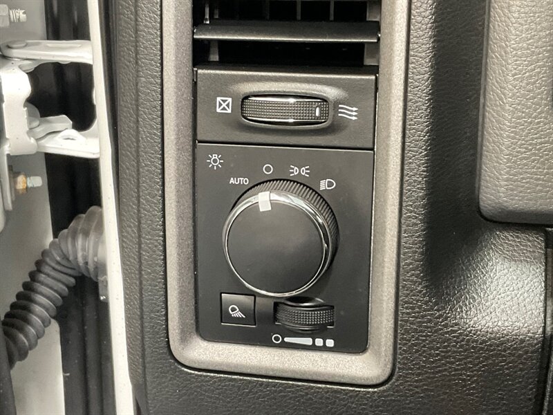 2017 RAM 2500 Tradesman Crew Cab 4X4 / 6.7L DIESEL / 1-OWNER  / LOCAL TRUCK / ZERO RUST / Backup Camera / BRAND NEW TIRES - Photo 38 - Gladstone, OR 97027