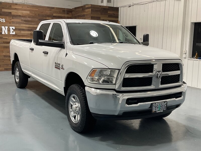 2017 RAM 2500 Tradesman Crew Cab 4X4 / 6.7L DIESEL / 1-OWNER  / LOCAL TRUCK / ZERO RUST / Backup Camera / BRAND NEW TIRES