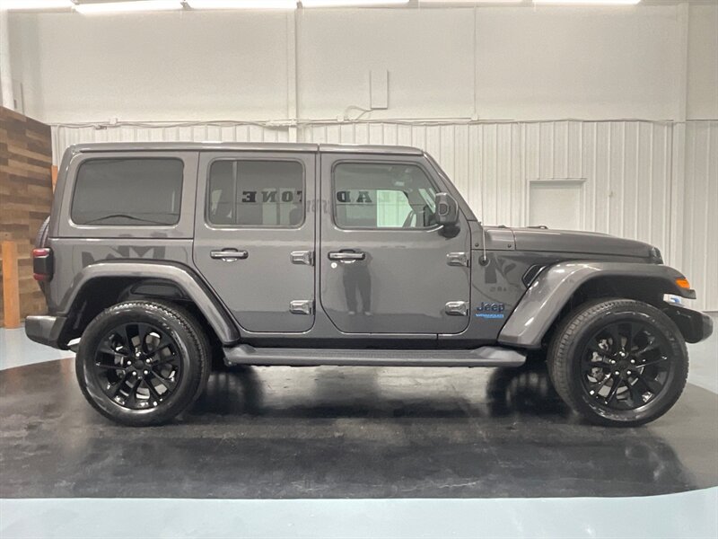 2021 Jeep Wrangler Unlimited High Altitude 4xe / 4X4 /HYBRID/13K MILE  / 1-OWNER - Photo 4 - Gladstone, OR 97027