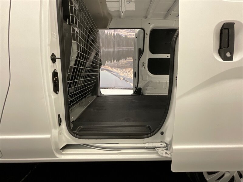 2017 Nissan NV 200 SV Cargo Van / 4Cyl / Tech Pkg / 45K MILES  /Navigation & Backup Camera - Photo 14 - Gladstone, OR 97027