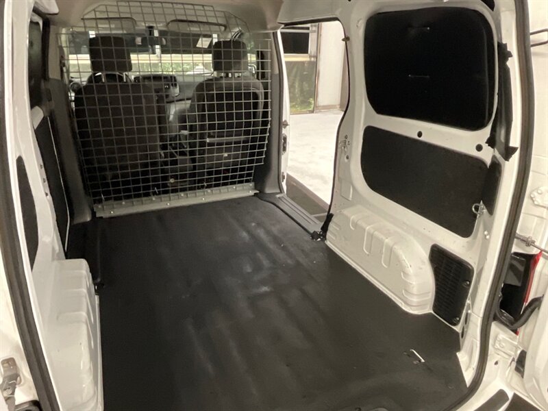 2017 Nissan NV 200 SV Cargo Van / 4Cyl / Tech Pkg / 45K MILES  /Navigation & Backup Camera - Photo 11 - Gladstone, OR 97027