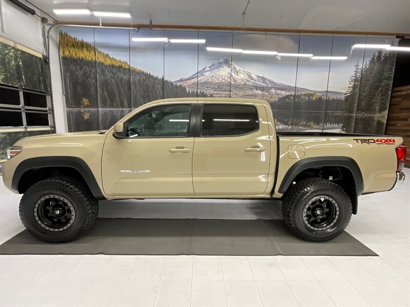 2017 Toyota Tacoma 4x4 TRD Off-Road / CRAWL CONTROL /1-OWNER / LIFTED  /LOCAL OWNER / RUST FREE / TECHNOLOGY PKG / SHARP & CLEAN !! - Photo 3 - Gladstone, OR 97027