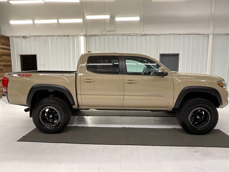 2017 Toyota Tacoma 4x4 TRD Off-Road / CRAWL CONTROL /1-OWNER / LIFTED  /LOCAL OWNER / RUST FREE / TECHNOLOGY PKG / SHARP & CLEAN !! - Photo 4 - Gladstone, OR 97027