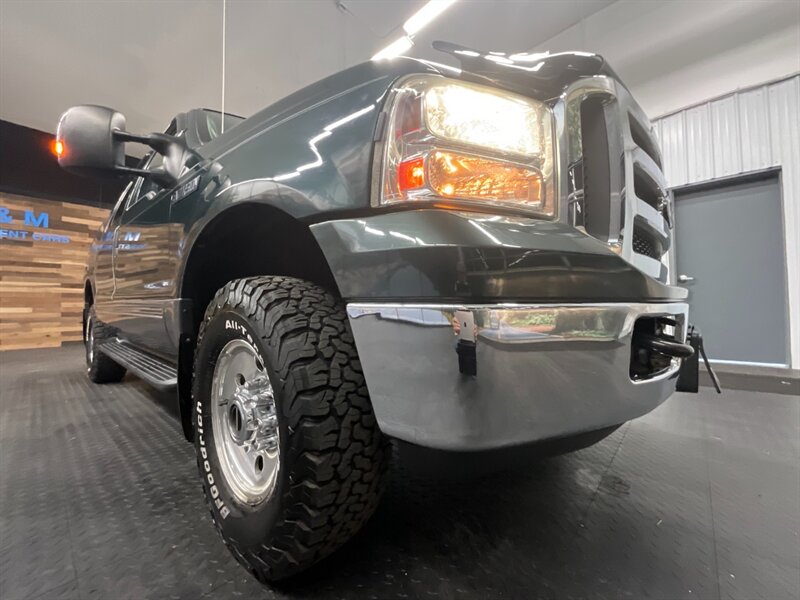 2005 Ford Excursion XLT 4X4 / 6.8L V10 /   - Photo 10 - Gladstone, OR 97027