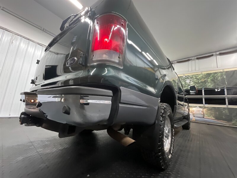 2005 Ford Excursion XLT 4X4 / 6.8L V10 /   - Photo 11 - Gladstone, OR 97027