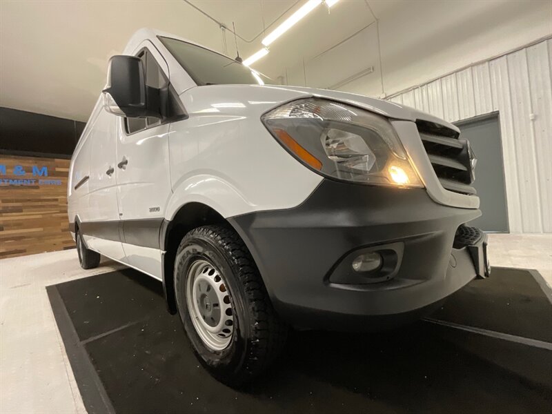 2015 Mercedes-Benz Sprinter 2500 CARGO VAN / 2.1L 4Cyl DIESEL / HIGHROOF  / 1-OWNER LOCAL VAN / Navigation & Backup Camera / 170 " WB & HIGHROOF - Photo 29 - Gladstone, OR 97027