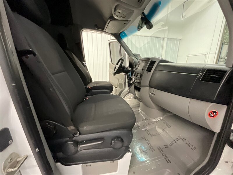 2015 Mercedes-Benz Sprinter 2500 CARGO VAN / 2.1L 4Cyl DIESEL / HIGHROOF  / 1-OWNER LOCAL VAN / Navigation & Backup Camera / 170 " WB & HIGHROOF - Photo 16 - Gladstone, OR 97027