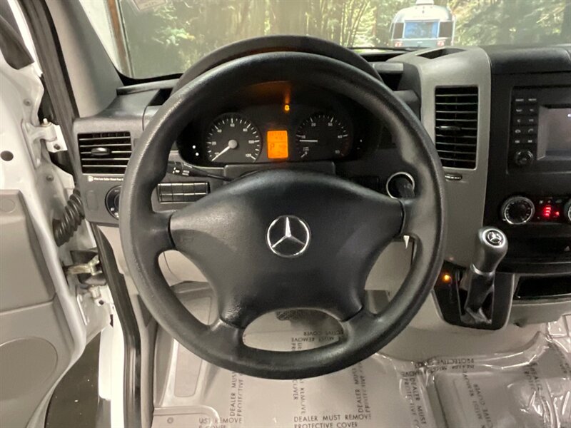 2015 Mercedes-Benz Sprinter 2500 CARGO VAN / 2.1L 4Cyl DIESEL / HIGHROOF  / 1-OWNER LOCAL VAN / Navigation & Backup Camera / 170 " WB & HIGHROOF - Photo 18 - Gladstone, OR 97027